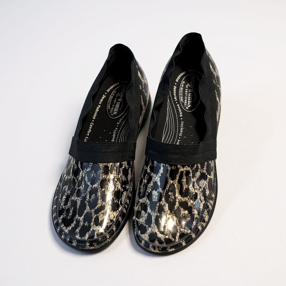 Easy Works by Easy Street Leopard Print Slip On‎ Comfort Clogs Shoes Women 9.5
